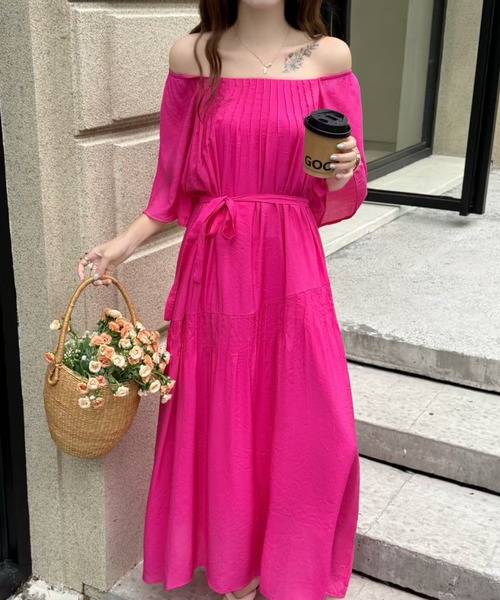 AMAJI(アマジ)の「スクエアネック 半袖 ウエストリボン ギャザー ロングワンピース(ワンピース・レディース・ベージュ/ブラウン/ピンク/ブラック/ブルー・FREE)」の5枚目の写真