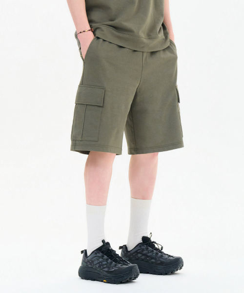 CHASECULT(チェイスカルト)の「共用コットンカーゴバermudaパンツ-FBRU2511D0V(その他パンツ・メンズ・カーキ・70/76/82/86/92)」の1枚目の写真