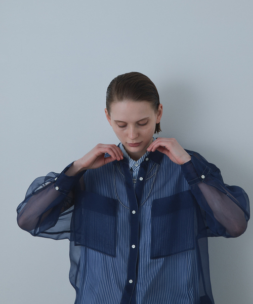 CALMER（カルメール）の「SILK ORGANDIE SIHRT / シルクオーガンジーシャツ（シャツ/ブラウス・レディース・ホワイト/ブルー系その他・FREE）」の2枚目の写真