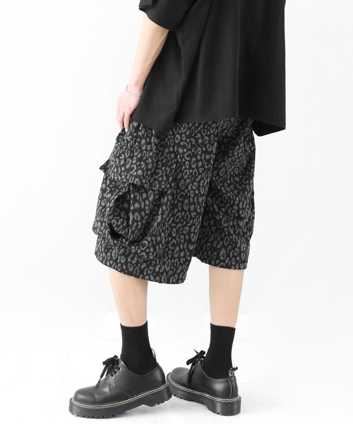 minsobi(ミンソビ)の「レオパード ワイドカーゴハーフパンツ イージーショーツ(その他パンツ・メンズ・ブラック×グレー・FREE)」の10枚目の写真