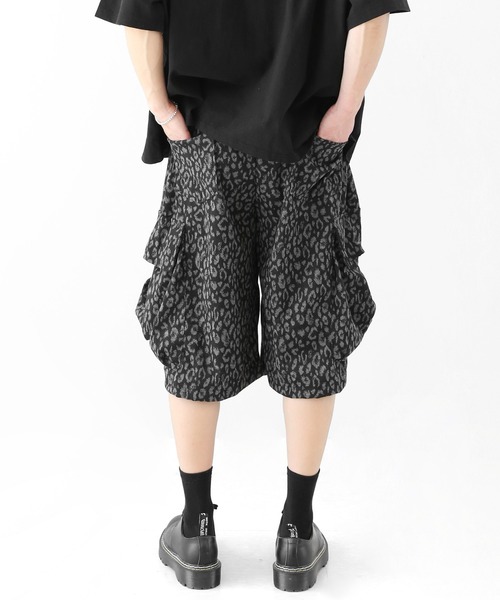 minsobi(ミンソビ)の「レオパード ワイドカーゴハーフパンツ イージーショーツ(その他パンツ・メンズ・ブラック×グレー・FREE)」の2枚目の写真