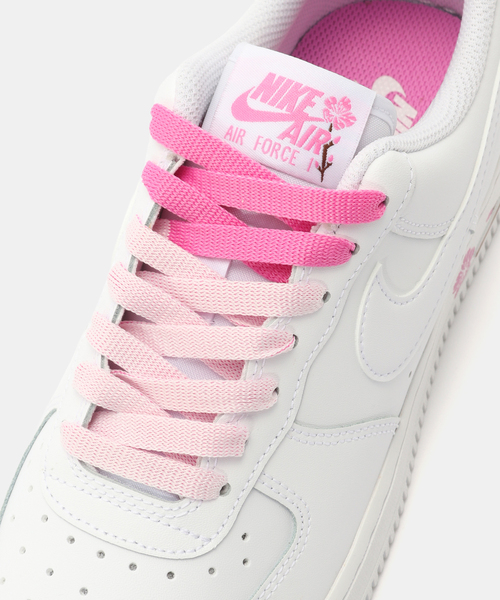 NIKE(ナイキ)の「NIKE WMNS AIR FORCE 1 '07 SE IF0498-102(スニーカー・レディース・ホワイト・23cm/23.5cm/24cm/24.5cm/25cm)」の6枚目の写真