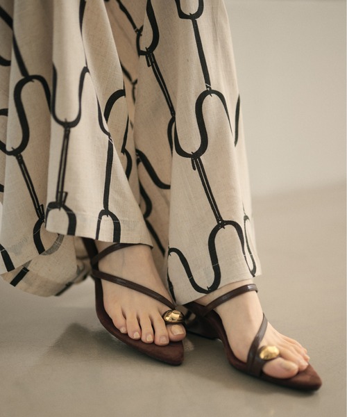 LAULEN(ローレン)の「gold motif toe ring sandals / ゴールドトゥリングサンダル(サンダル・レディース・アイボリー/ブラウン/ブラック・23cm/24cm/25cm)」の11枚目の写真