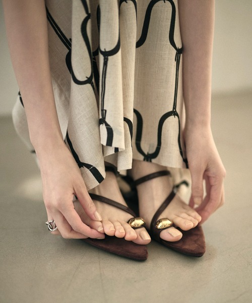 LAULEN(ローレン)の「gold motif toe ring sandals / ゴールドトゥリングサンダル(サンダル・レディース・アイボリー/ブラウン/ブラック・23cm/24cm/25cm)」の12枚目の写真
