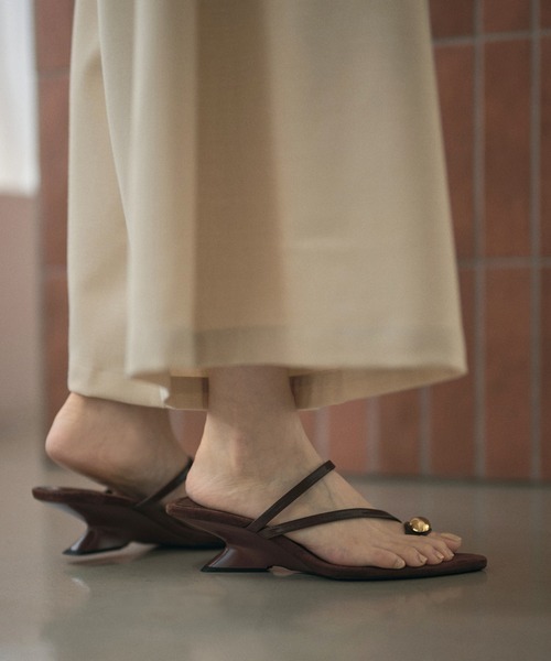 LAULEN(ローレン)の「gold motif toe ring sandals / ゴールドトゥリングサンダル(サンダル・レディース・アイボリー/ブラウン/ブラック・23cm/24cm/25cm)」の19枚目の写真