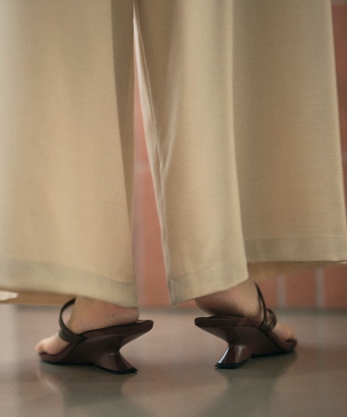 LAULEN(ローレン)の「gold motif toe ring sandals / ゴールドトゥリングサンダル(サンダル・レディース・アイボリー/ブラウン/ブラック・23cm/24cm/25cm)」の20枚目の写真