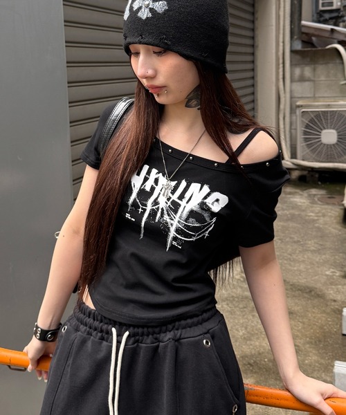 Figments(フィグメンツ)の「スタッズネックPUNKトップ(Tシャツ/カットソー・レディース・杢グレー/ブラック・FREE)」の9枚目の写真