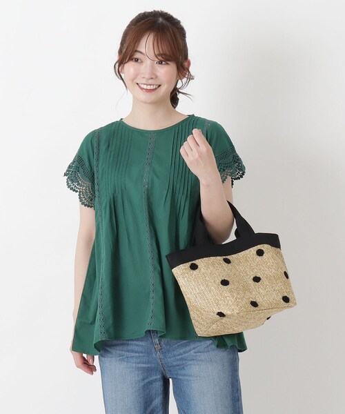 one'sterrace(ワンズテラス)の「AU ペーパー風ドット柄手提げバッグ(トートバッグ・レディース・ベージュ系8/ブラック系8・99)」の6枚目の写真