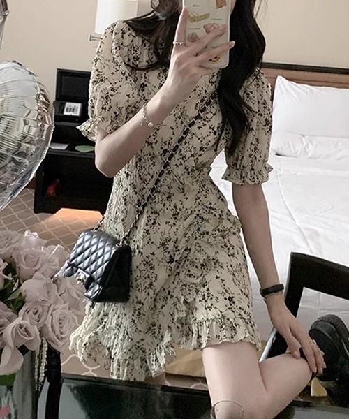 gossip！ロサンゼルス（ゴシップロサンゼルス）の「YUGA　フローラル柄のミニワンピース（ワンピース・レディース・オフホワイト・M/L/XL）」の4枚目の写真