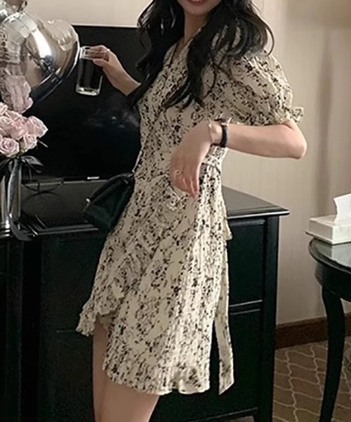 gossip！ロサンゼルス（ゴシップロサンゼルス）の「YUGA　フローラル柄のミニワンピース（ワンピース・レディース・オフホワイト・M/L/XL）」の5枚目の写真