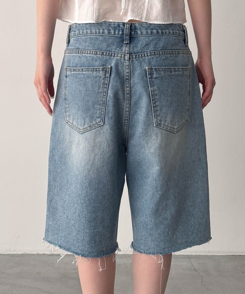 CANAL JEAN（キャナルジーン）の「Lakey Park　カットオフデニムハーフパンツ（デニムパンツ・レディース・ライトインディゴブルー・SMALL/MEDIUM）」の6枚目の写真