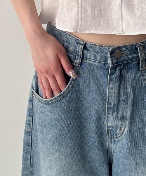 CANAL JEAN（キャナルジーン）の「Lakey Park　カットオフデニムハーフパンツ（デニムパンツ・レディース・ライトインディゴブルー・SMALL/MEDIUM）」の5枚目の写真