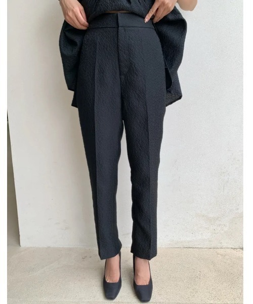 BIRTHDAY BASH(バースデイバッシュ)の「JACQUARD TAPERED PANTS(ジャガードテーパードパンツ)(その他パンツ・レディース・ブラック・LARGE/MEDIUM/SMALL)」の2枚目の写真