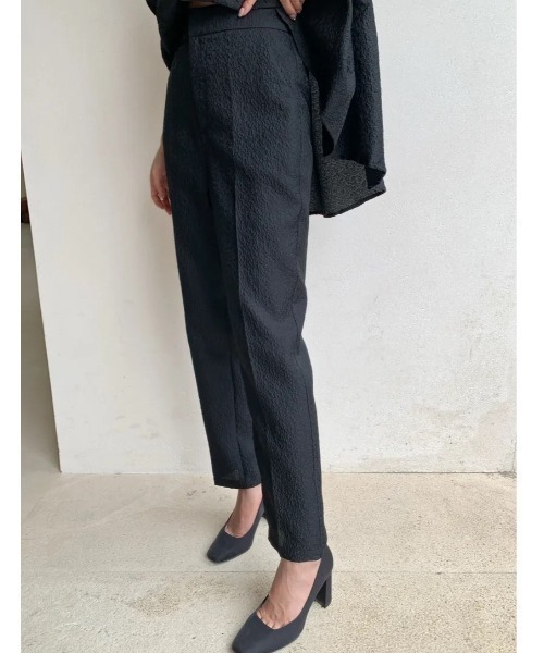 BIRTHDAY BASH(バースデイバッシュ)の「JACQUARD TAPERED PANTS(ジャガードテーパードパンツ)(その他パンツ・レディース・ブラック・LARGE/MEDIUM/SMALL)」の3枚目の写真