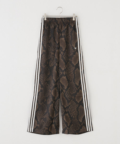 adidas Originals(アディダスオリジナルス)の「adidas originals SATIN SNAKE PRINT WIDE LEG TRACK PANTS(その他パンツ・レディース・ブラウン/ベージュ・LARGE/MEDIUM)」の3枚目の写真