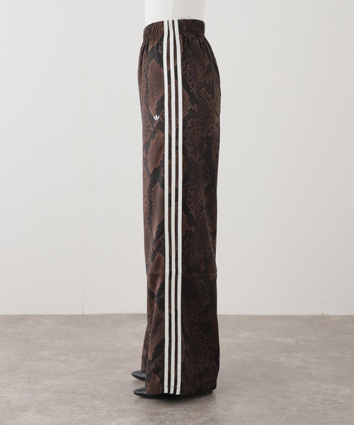 adidas Originals(アディダスオリジナルス)の「adidas originals SATIN SNAKE PRINT WIDE LEG TRACK PANTS(その他パンツ・レディース・ブラウン/ベージュ・LARGE/MEDIUM)」の13枚目の写真