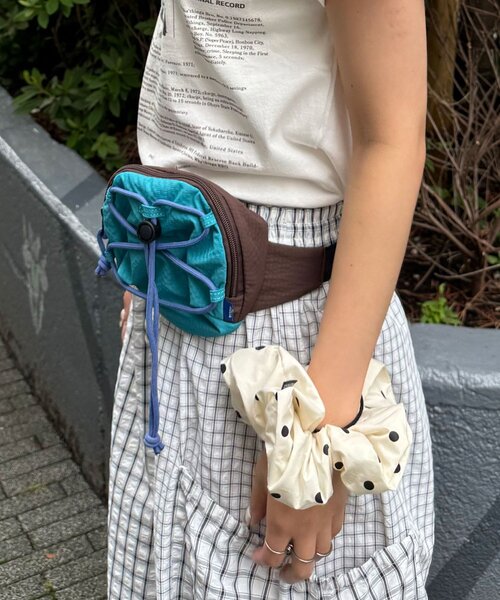CIAOPANIC(チャオパニック)の「バイカラーコードウエストBAG(ボディバッグ/ウエストポーチ・レディース・イエロー/ピンク/ブルー・ONE SIZE)」の5枚目の写真