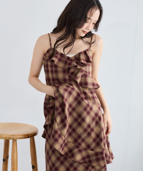 mysty woman(ミスティウーマン)の「アシメヘムフリルキリカエキャミ 1055378(シャツ/ブラウス・レディース・ホワイト系その他/ワインレッド/ブラック・FREE)」の19枚目の写真