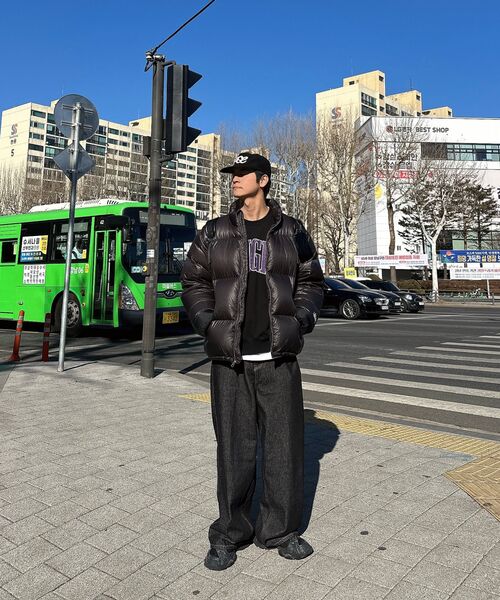F.ILLUMINATE(フィルミネイト)の「ダメージウォッシュデニムパンツ-ロー ブラック(デニムパンツ・メンズ・その他・LARGE/MEDIUM/SMALL/X-LARGE/X-SMALL)」の16枚目の写真