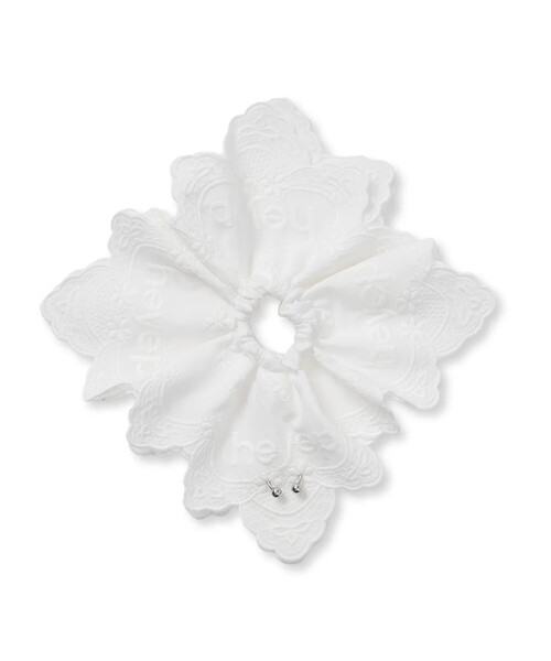 heyep(ヘイップ)の「heyep/ヘイップ Pierced Lace Scrunchie / ピアスレースシュシュ【限定展開】(ヘアバンド・レディース・ブラック/ホワイト・ONE SIZE)」の3枚目の写真