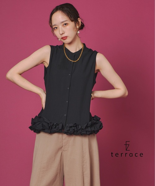 terrace(テラス)の「シルキージョーゼットフリルノースリーブブラウス(シャツ/ブラウス・レディース・ブラック/チャコール/オフホワイト・FREE)」の2枚目の写真
