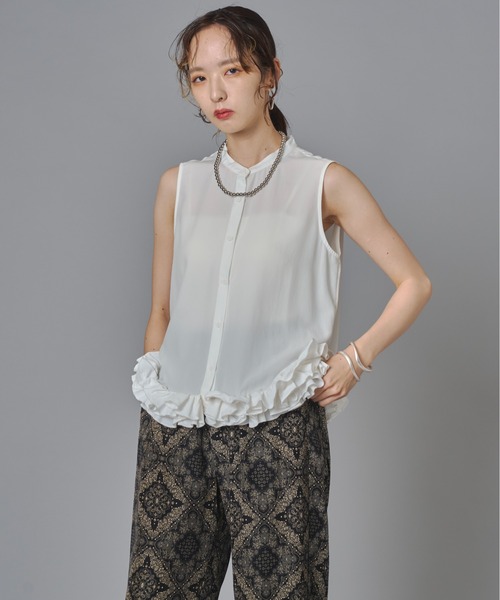 terrace(テラス)の「シルキージョーゼットフリルノースリーブブラウス(シャツ/ブラウス・レディース・ブラック/チャコール/オフホワイト・FREE)」の7枚目の写真