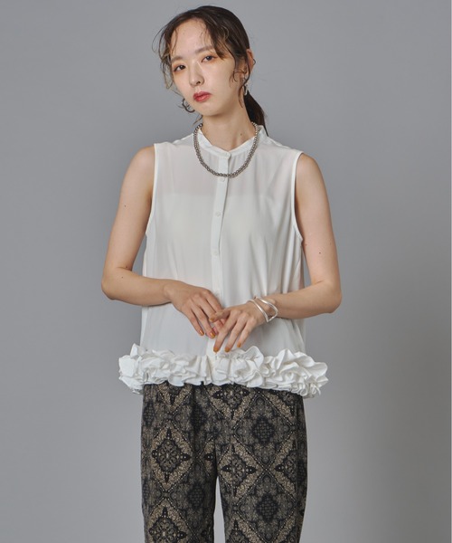 terrace(テラス)の「シルキージョーゼットフリルノースリーブブラウス(シャツ/ブラウス・レディース・ブラック/チャコール/オフホワイト・FREE)」の10枚目の写真