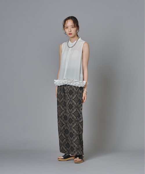 terrace(テラス)の「シルキージョーゼットフリルノースリーブブラウス(シャツ/ブラウス・レディース・ブラック/チャコール/オフホワイト・FREE)」の16枚目の写真