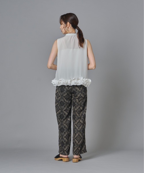 terrace(テラス)の「シルキージョーゼットフリルノースリーブブラウス(シャツ/ブラウス・レディース・ブラック/チャコール/オフホワイト・FREE)」の18枚目の写真