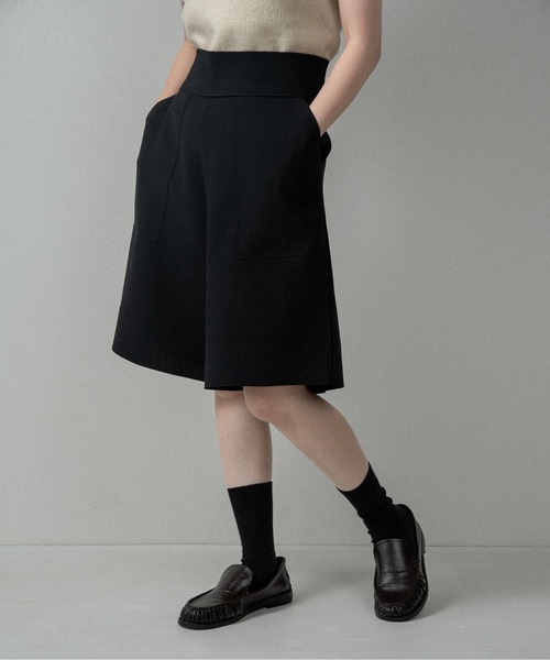 lawgy（ラウジー）の「high waist elasticity half pants / ハイウエストエラスティシティハーフパンツ（その他パンツ・レディース・ブラック/ブルー系・FREE）」の2枚目の写真