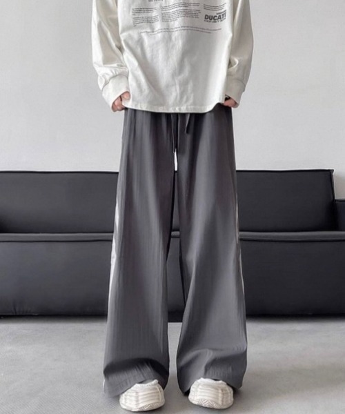 WYZ wear(ダブリューワイジィーウェア)の「サイドデザイントラックワイドパンツ/ユニセックス(その他パンツ・メンズ・ブラック/グレー・XL/L/M)」の9枚目の写真