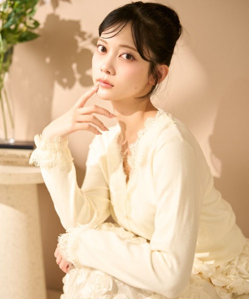 krahe（クレーエ）の「Vネックレースニットカーディガン（Tシャツ/カットソー・レディース・アイボリー/ベージュ/ブラック・FREE）」の10枚目の写真