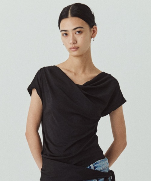 kiehtova（キエトヴァ）の「【kiehtova】SIENA DRAPE TOPS/シエナ ドレープトップス（Tシャツ/カットソー・レディース・ブラウン/ブラック/ホワイト・FREE）」の7枚目の写真