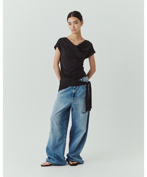 kiehtova（キエトヴァ）の「【kiehtova】SIENA DRAPE TOPS/シエナ ドレープトップス（Tシャツ/カットソー・レディース・ブラウン/ブラック/ホワイト・FREE）」の10枚目の写真