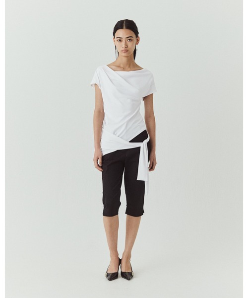 kiehtova（キエトヴァ）の「【kiehtova】SIENA DRAPE TOPS/シエナ ドレープトップス（Tシャツ/カットソー・レディース・ブラウン/ブラック/ホワイト・FREE）」の11枚目の写真