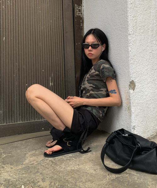 SOHUL(ソフル)の「カムスナップV-T(カーキ)(Tシャツ/カットソー・レディース・その他・FREE)」の5枚目の写真