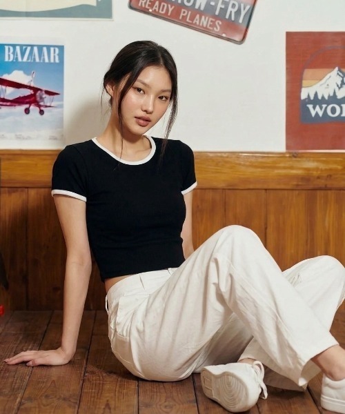 ROOPTOKYO(ループトウキョウ)の「ipugo/イプゴ パイピング クロップド Tシャツ(Tシャツ/カットソー・レディース・ブラック/ライトブルー・FREE)」の4枚目の写真