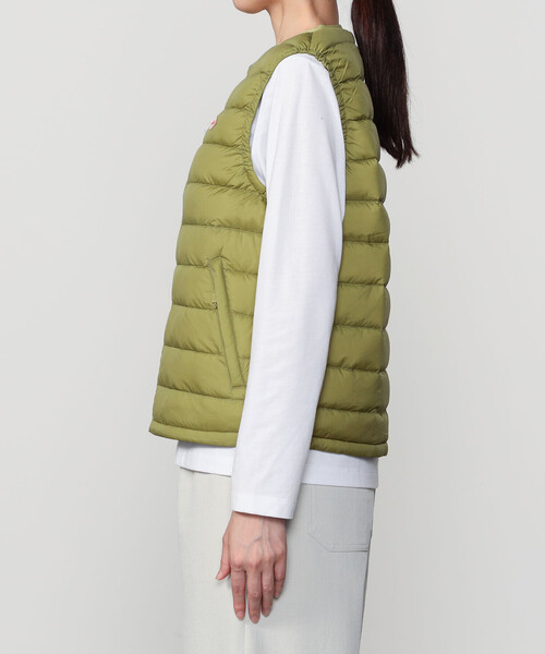 DANTON(ダントン)の「DANTON | インナーダウンベスト WOMEN(ダウンベスト・レディース・ブラック系その他/グリーン系その他/オフホワイト/ブラック・M/S)」の15枚目の写真