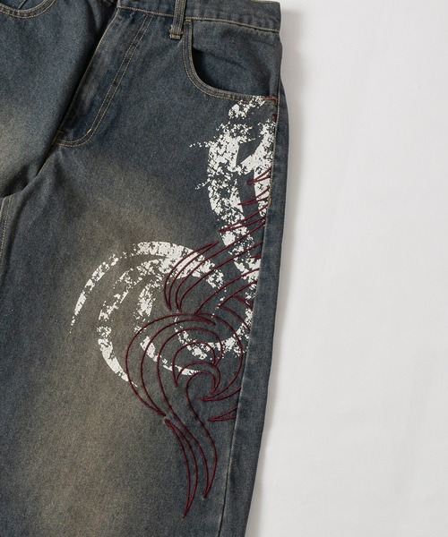 JOHN'S CLOSET(ジョンズクローゼット)の「【13】12oz プリント&刺繍 カーブシルエットデニムパンツ ドローコード付(デニムパンツ・メンズ・インディゴブルー/ブラック・MEDIUM/LARGE)」の7枚目の写真