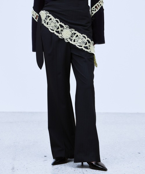 THINGS THAT MATTER(シングス ザット マター)の「MICROCOSMOS WRAP LACE BELTED PANTS / マイクロコスモスラップレースベルテッドパンツ(スラックス・レディース・グレー/ブラック・1/2)」の4枚目の写真