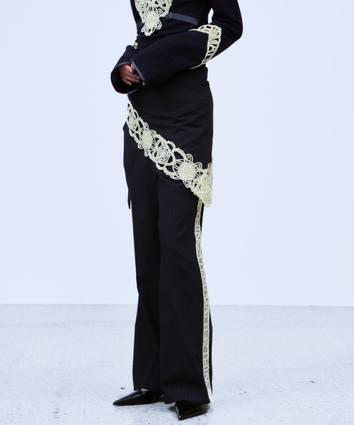 THINGS THAT MATTER(シングス ザット マター)の「MICROCOSMOS WRAP LACE BELTED PANTS / マイクロコスモスラップレースベルテッドパンツ(スラックス・レディース・グレー/ブラック・1/2)」の5枚目の写真