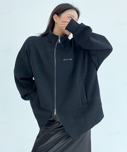 Dalfwin(ダールフィン)の「RICECAKE刺繍ロゴダブルジップハイネックジャケット(ブルゾン・レディース・ブラック/ダークグレー/ダークブラウン・FREE)」の1枚目の写真