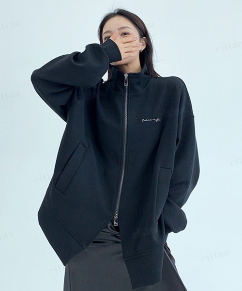Dalfwin(ダールフィン)の「RICECAKE刺繍ロゴダブルジップハイネックジャケット(ブルゾン・レディース・ブラック/ダークグレー/ダークブラウン・FREE)」の8枚目の写真