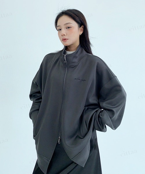 Dalfwin(ダールフィン)の「RICECAKE刺繍ロゴダブルジップハイネックジャケット(ブルゾン・レディース・ブラック/ダークグレー/ダークブラウン・FREE)」の11枚目の写真