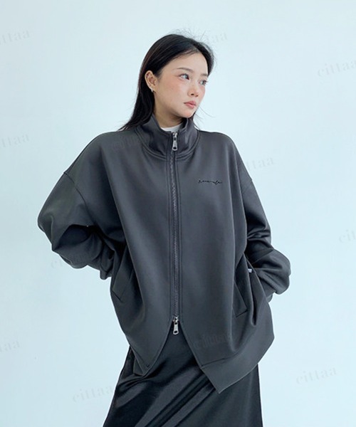 Dalfwin(ダールフィン)の「RICECAKE刺繍ロゴダブルジップハイネックジャケット(ブルゾン・レディース・ブラック/ダークグレー/ダークブラウン・FREE)」の13枚目の写真