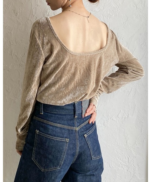 She's Closet(シーズクローゼット)の「バックオープンショート丈ボートネック長袖ベロアトップス(Tシャツ/カットソー・レディース・ブラック/ブラウン/ネイビー/グレイッシュベージュ・FREE)」の16枚目の写真