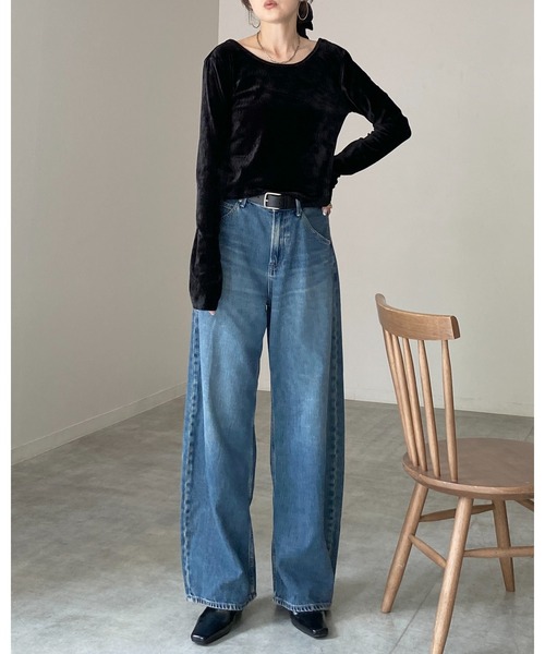 She's Closet(シーズクローゼット)の「バックオープンショート丈ボートネック長袖ベロアトップス(Tシャツ/カットソー・レディース・ブラック/ブラウン/ネイビー/グレイッシュベージュ・FREE)」の10枚目の写真