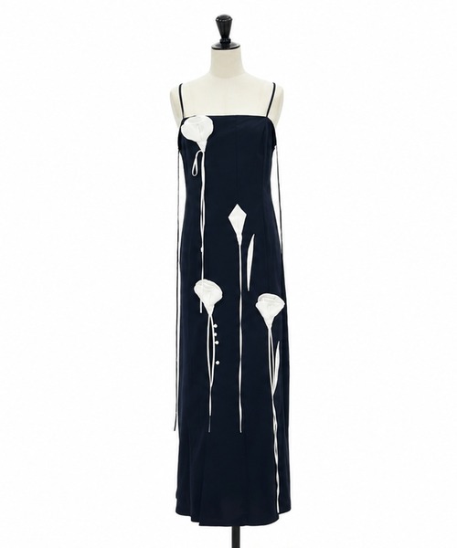 RIV NOBUHIKO(リブノブヒコ)の「【riv nobuhiko/リブノブヒコ】《STUDIOUS別注》FLOWER CAMISOLE DRESS/フラワーキャミソールドレス(ワンピース・レディース・ネイビー/ブラック・FREE)」の1枚目の写真