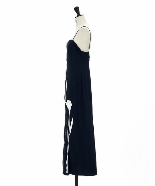 RIV NOBUHIKO(リブノブヒコ)の「【riv nobuhiko/リブノブヒコ】《STUDIOUS別注》FLOWER CAMISOLE DRESS/フラワーキャミソールドレス(ワンピース・レディース・ネイビー/ブラック・FREE)」の3枚目の写真