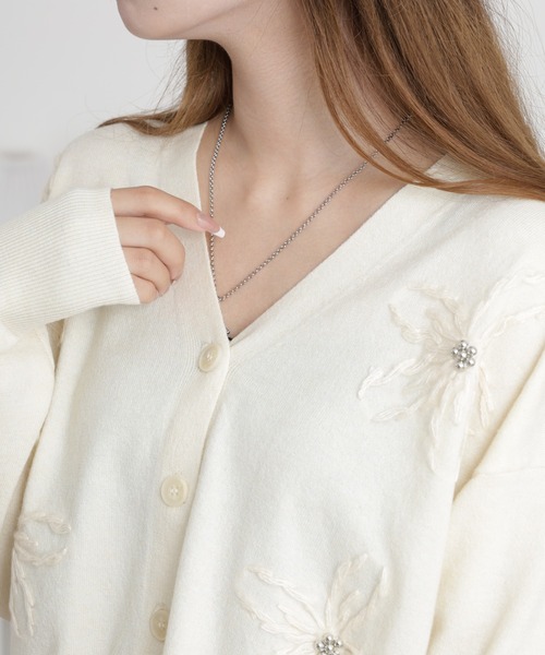 Miunelora(ミューネローラ)の「Miunelora フラワー刺繍ニットカーデ(カーディガン/ボレロ・レディース・アイボリー/グレイッシュベージュ/ブラック・38)」の7枚目の写真